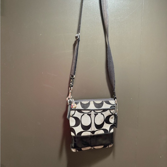 Iconic Coach Crossbody Bag - Picture 13 of 13